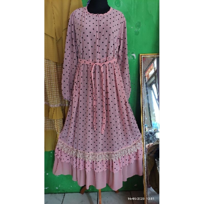 gamis ceruti renda