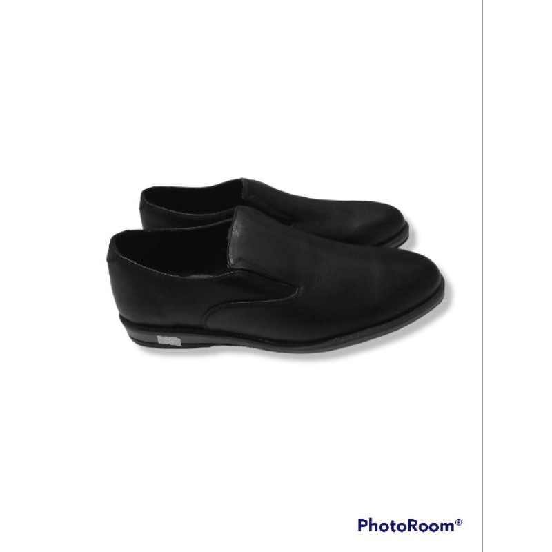 Sepatu pantofel pria BATA