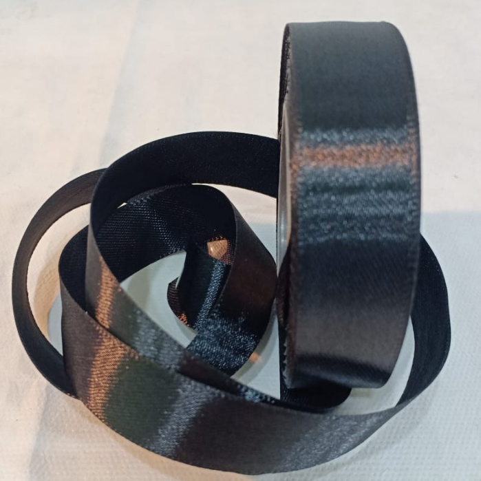 

Pita Satin Hitam Ukuran 3/4inch/ 2cm Per Roll
