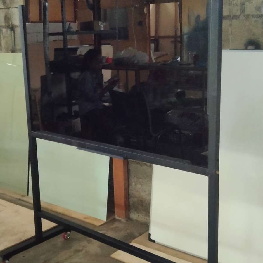 

Glass Board Hitam Standing uk 90 x 120 cm