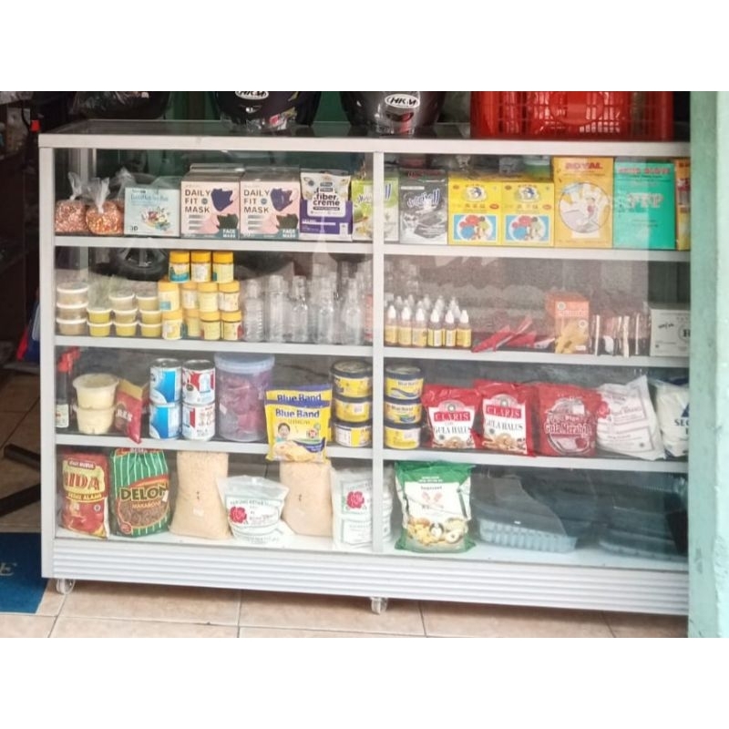 Etalase Bekas Masih Baru Cuma Pakai Beberapa Bulan 150X100x40 Cm