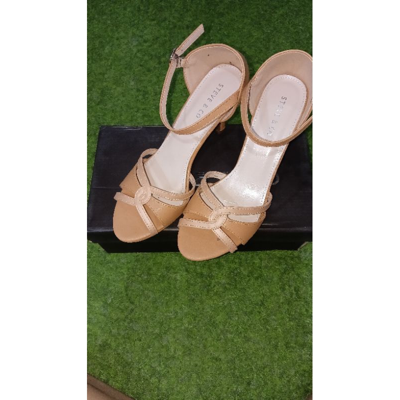 Steve & co high heels camel / Steve & co heels preloved like new