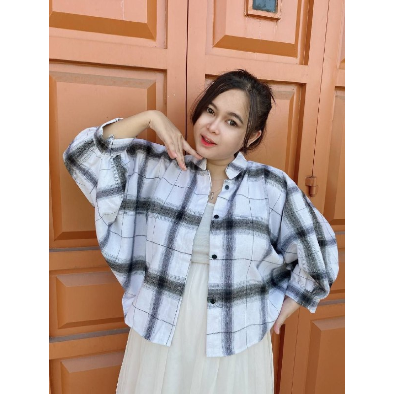 Kemeja Tamara Batwing Flanel Outer Betwing Oversize/ Kemeja Kotak Wanita /Atasan Tartan Crop Lengan 