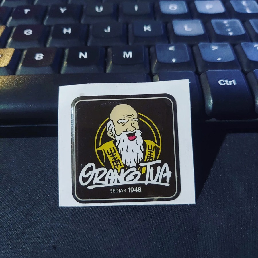 

Sticker Timbul Resin ORANG TUA Lycal 3D Logo Kecil Satuan