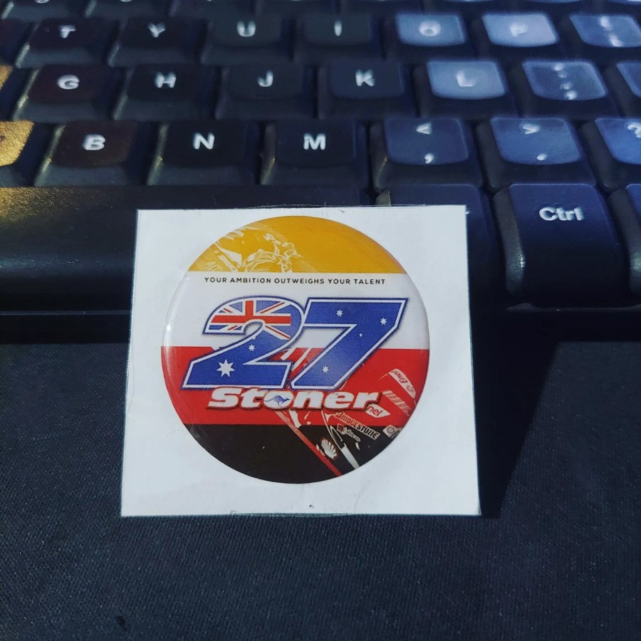 

Sticker Timbul Resin 27 Casey Stoner BULAT Lycal 3D Logo Kecil Satuan