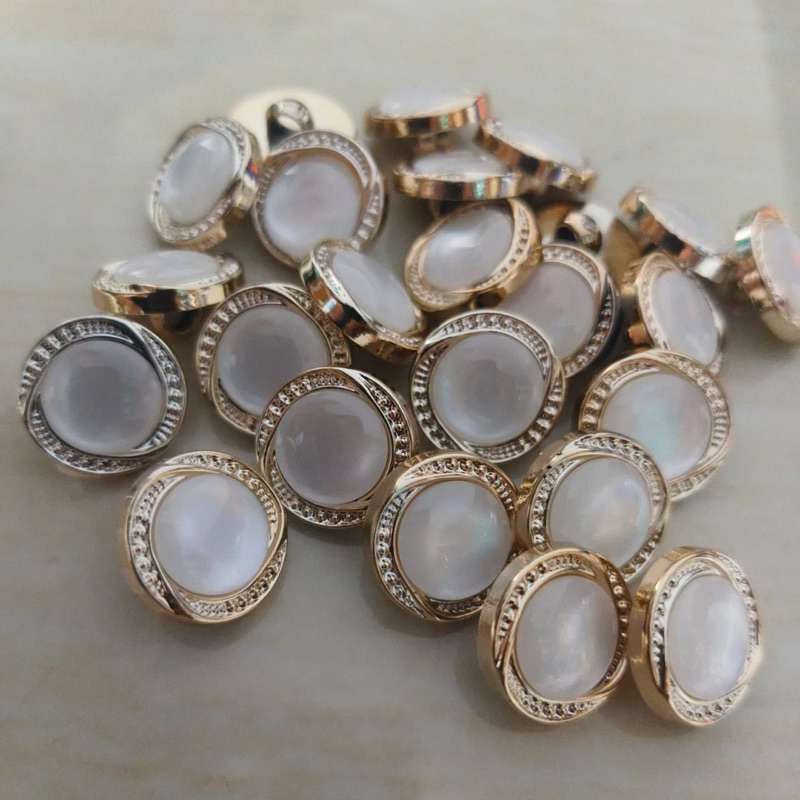 Kancing Mutiara Bening Uv Motif Persegi Ukuran 13 mm/18mm/21 mm 144 Pcs