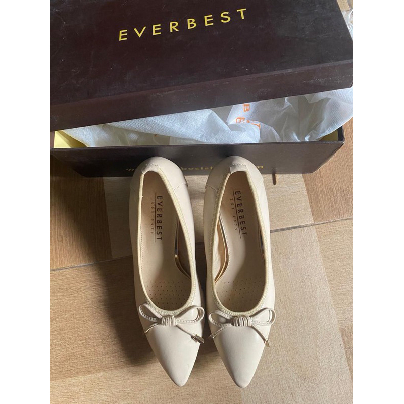 Sepatu EVERBEST