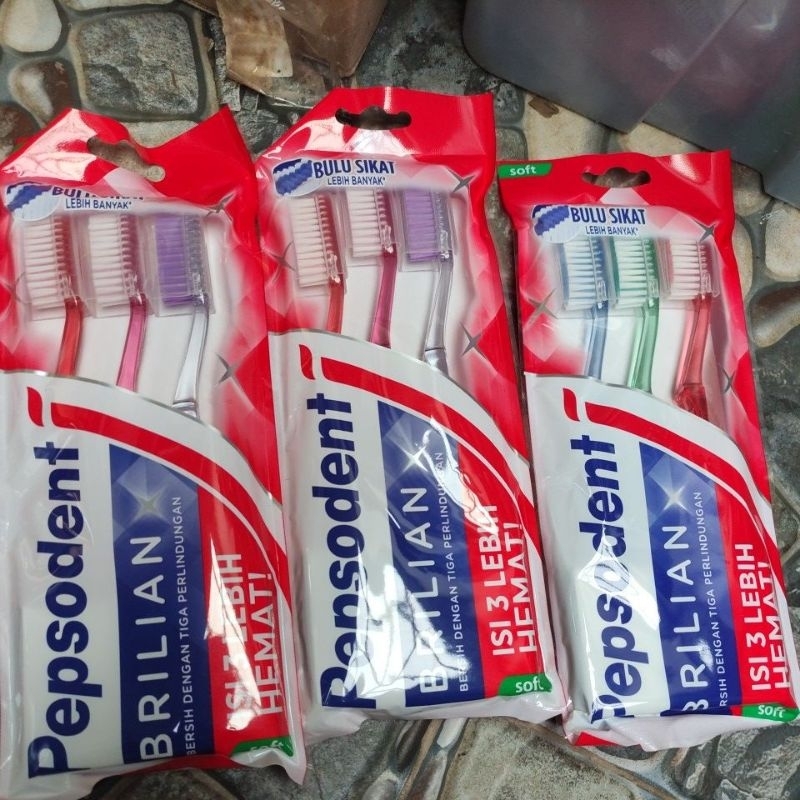 sikat gigi pepsodent isi 3