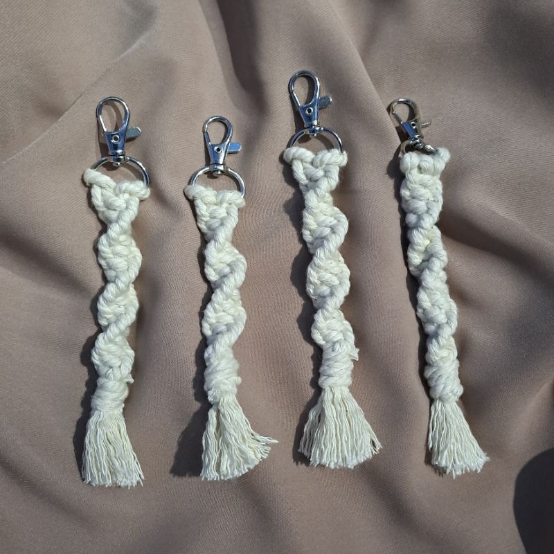 GANTUNGAN KUNCI MACRAME / MACRAME KEYCHAIN / SOUVENIR MACRAME