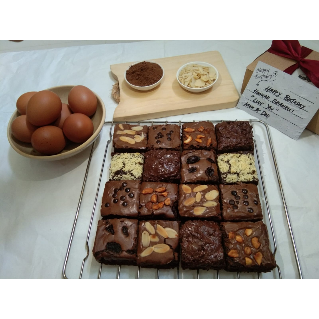 

Assorted Brownies / Brownies Mix Topping / Fudgy Brownie / Brownies Bakar /Brownies Panggang / Mix Topping