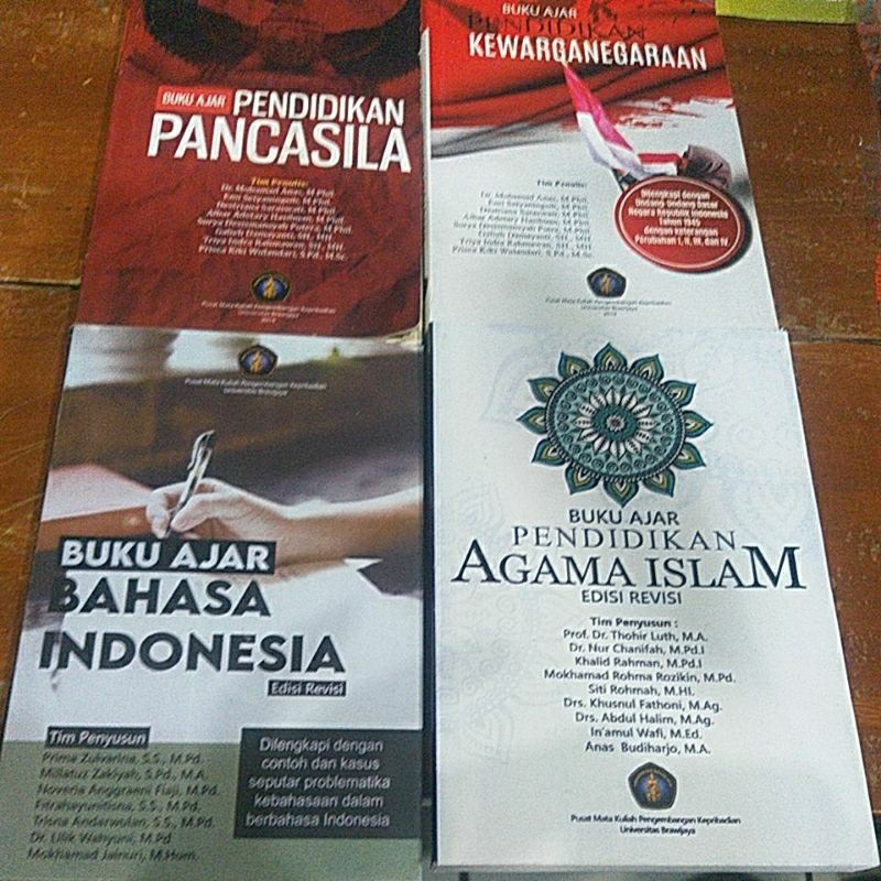 buku ajar kewarganegaraan. pancasila .agama islam .bahasa indonesia ub