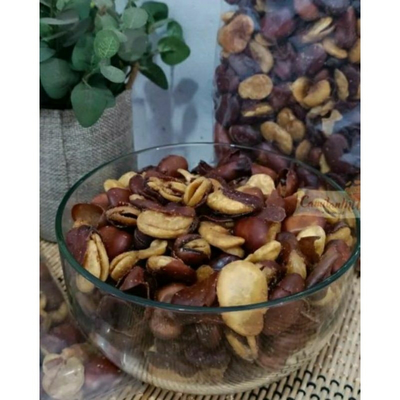 

KACANG KORO KULIT ASIN (BERAT +/- 150 GRAM)