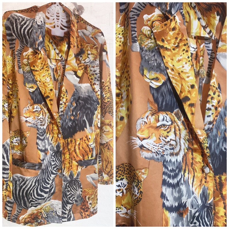 BLAZER CORAK UNIK MACAN JERAPAH