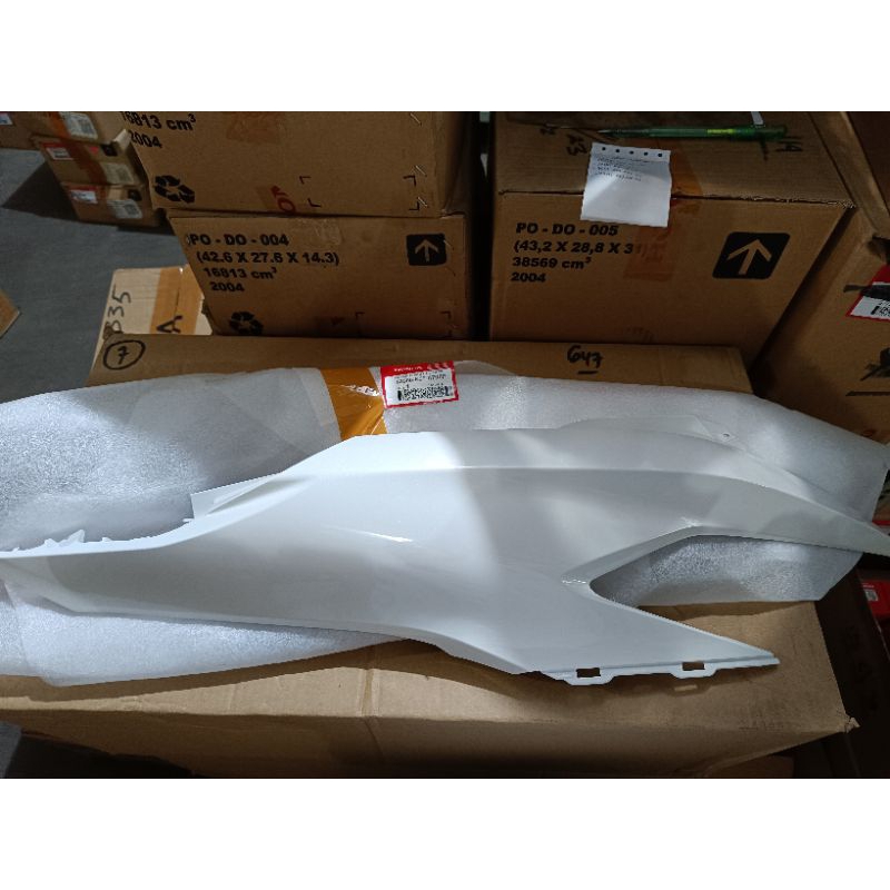 83500-K59-A70ZP Cover Body Belakang Kanan Vario 150 New K59J Putih Mutiara