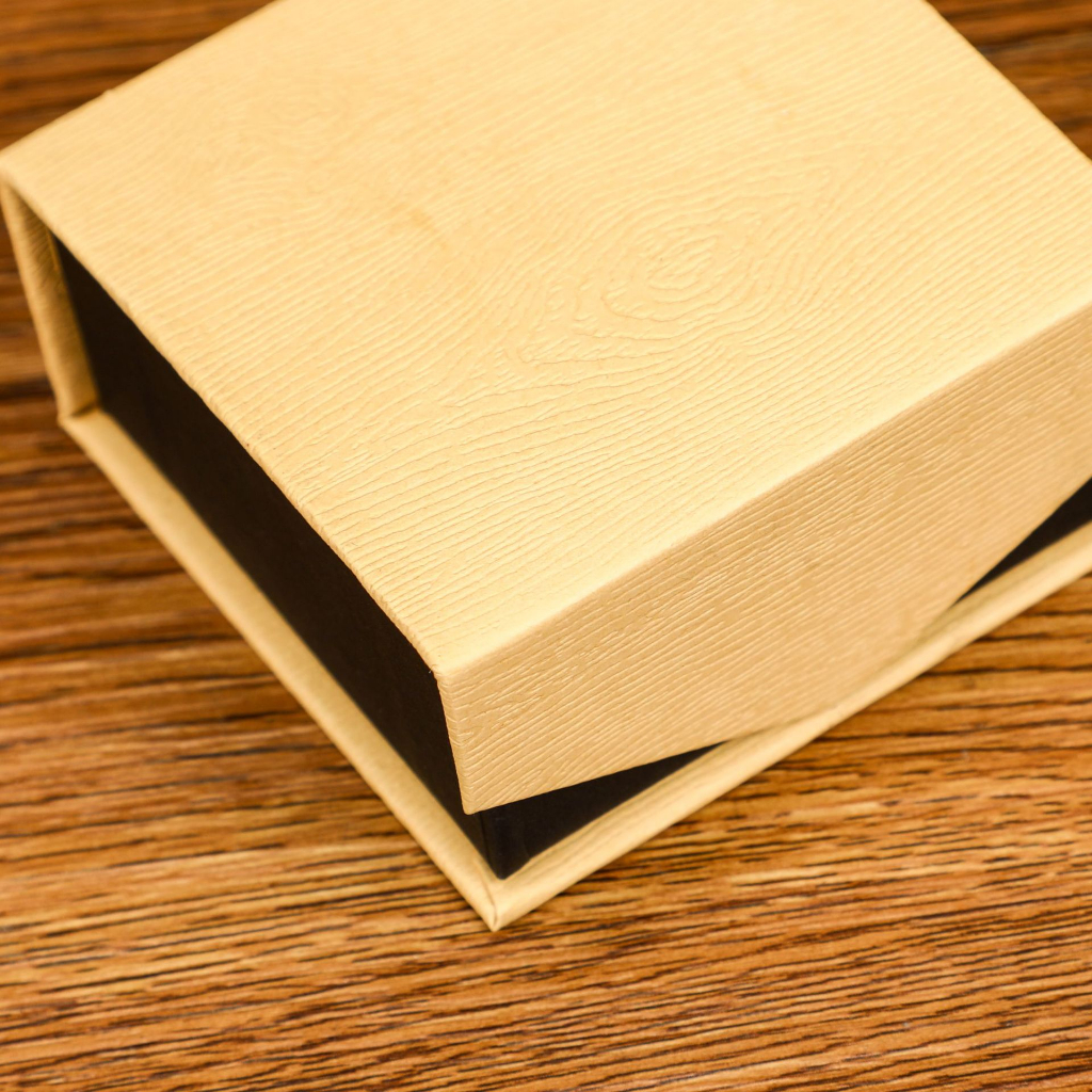 

KOTAK 06 TAMBAHAN PEKING BOX KARDUS