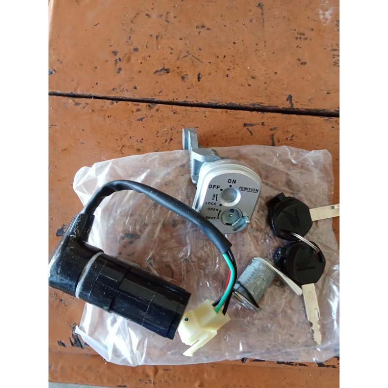 Kunci Kontak Set Honda Supra X 125 Injeksi Ori AHM