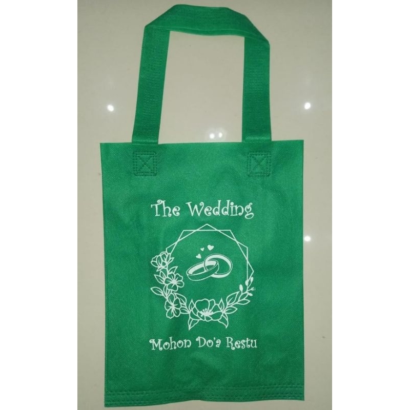 

Tas Souvenir Pernikahan Wedding t25x20x8 (Lipat Samping) per 12 pcs / per 1 Lusin