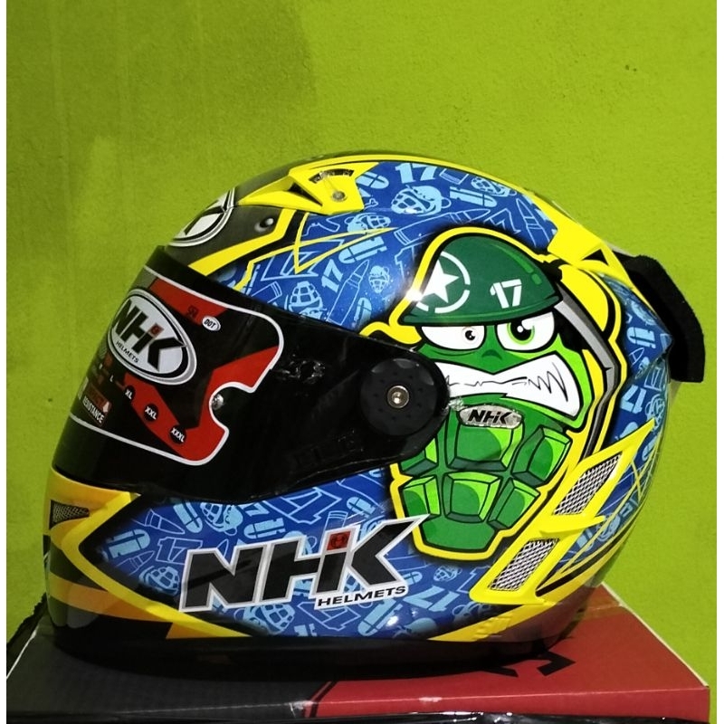 HELM NHK GP PRO KAREL ABRAHAM SERI 1 Visor Dark Smoke