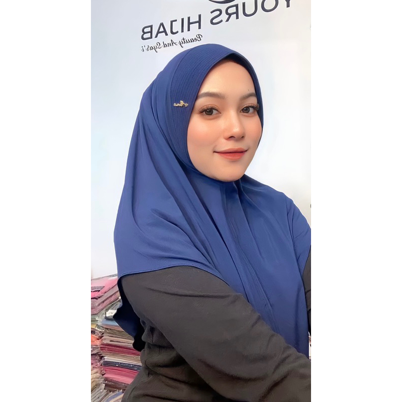 Bergo Alwira M pet antam