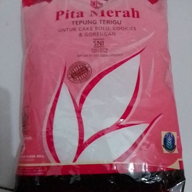 

Pita Merah tepung terigu.