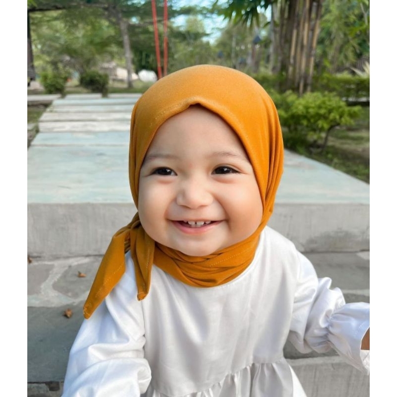 Kerudung Segi Tiga Anak Warna Kuning Mustard