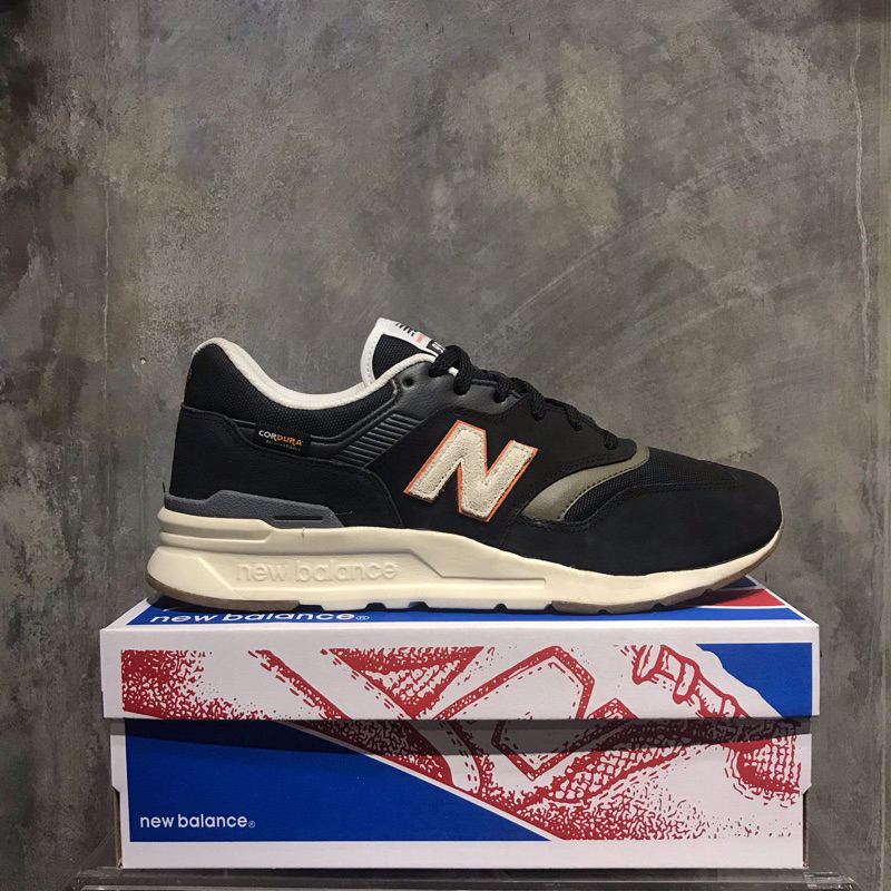 NEW BALANCE MENS 997H CORDURA BLACK WHITE ORANGE / WHITE GUM