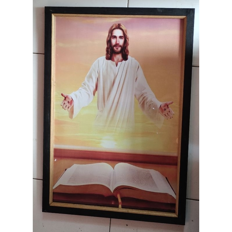 Hiasan dinding lukisan cetak Tuhan Yesus plus bingkai ukuran 65x45