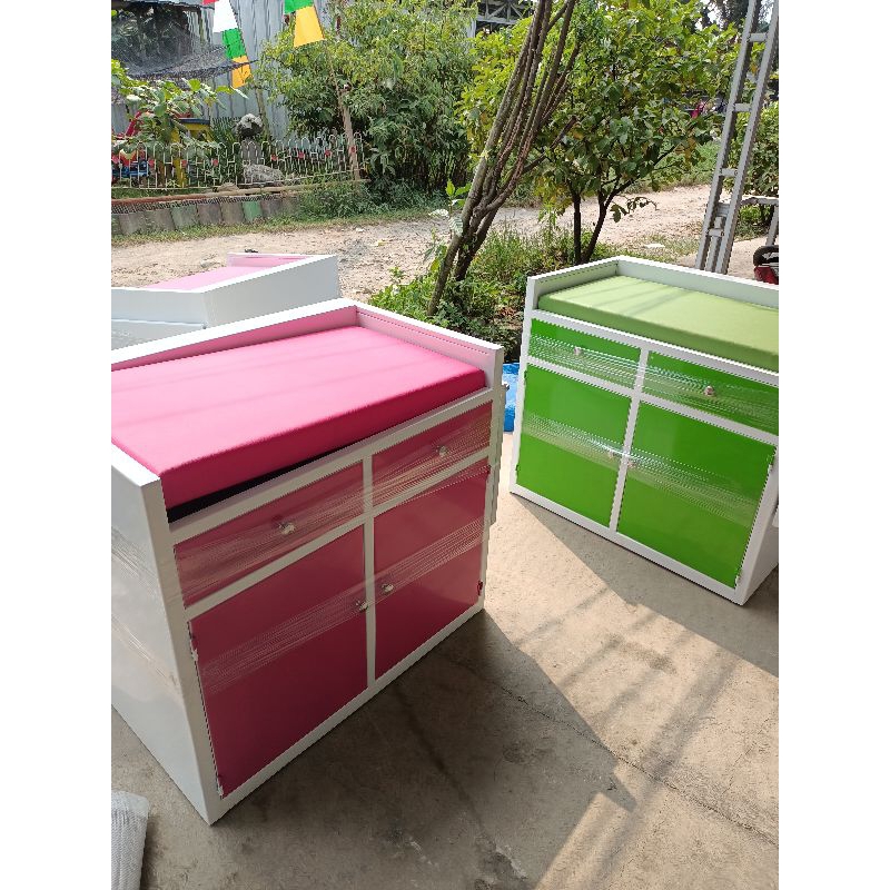 meja resusitasi bayi