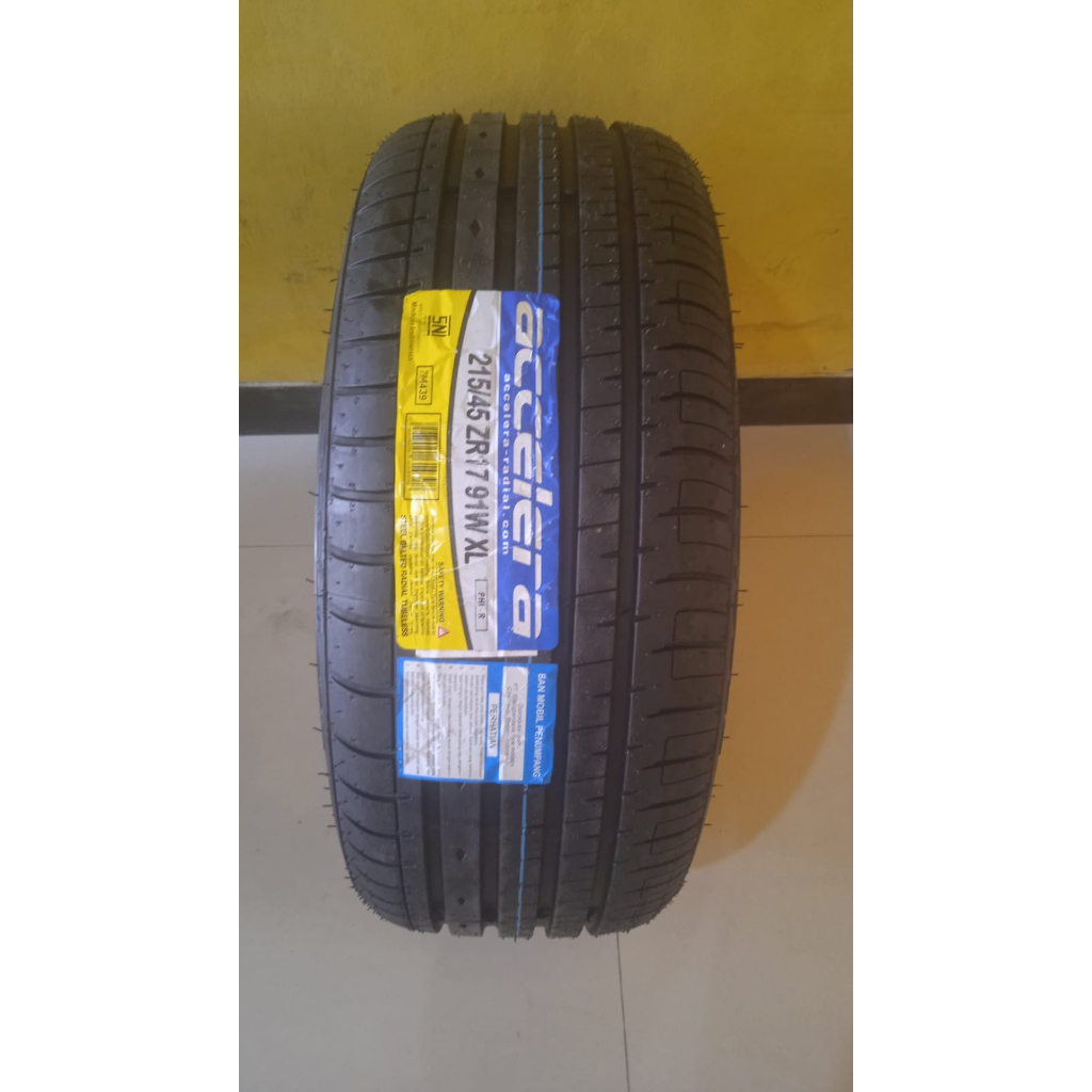 BAN ACCELERA PHI 215/45 R17