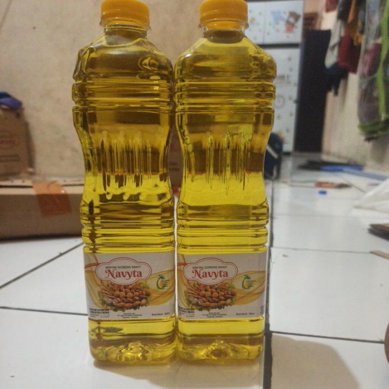

Minyak goreng Navyta 900 ML