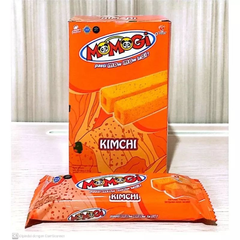 

wafer momogi kimchi 1 box isi 10 momogi kimchi baru