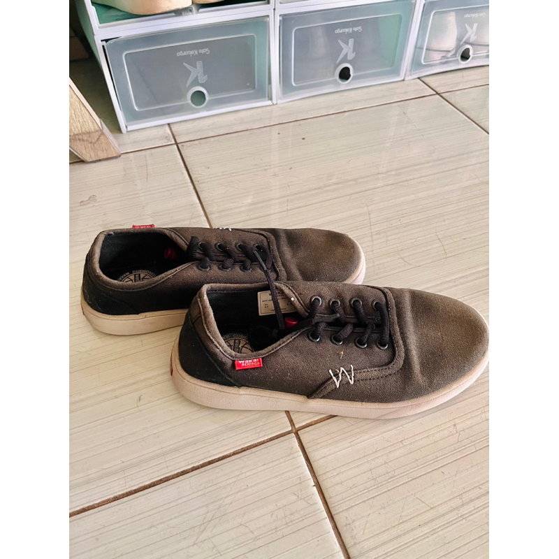 sepatu wakai preloved