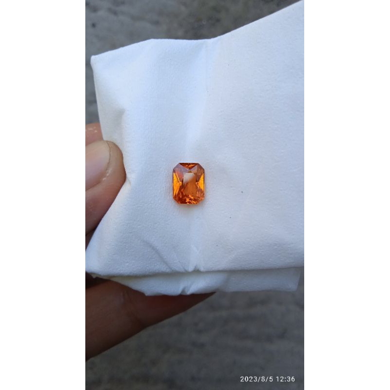 yellow sapphire srilanka 2.4 crt heated