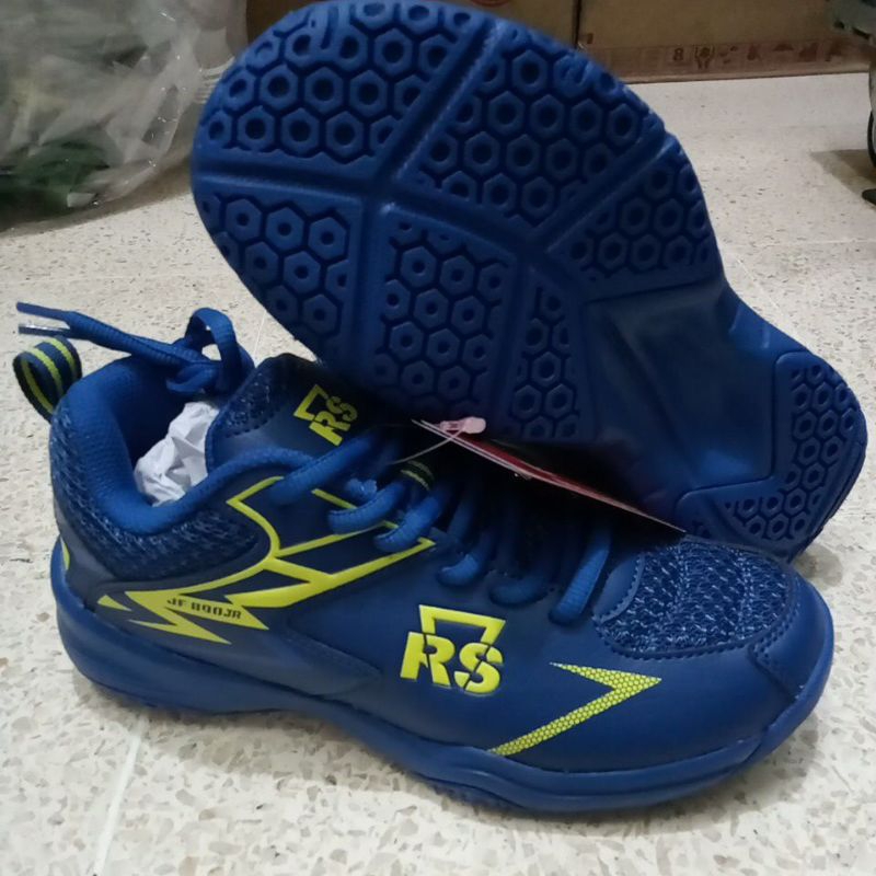 sepatu badminton RS