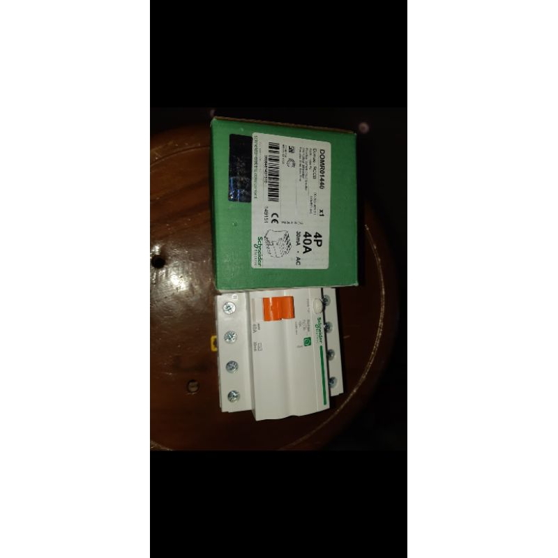schneider rccb 40a 4p