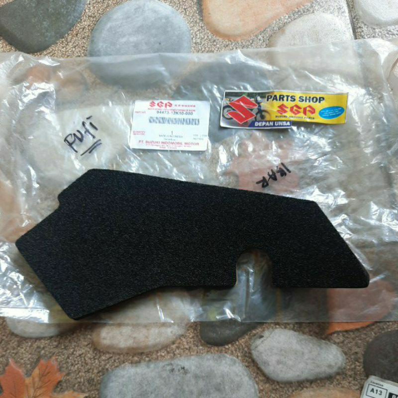 Cushion undercowl no 2 RH bantalan sayap depan sebelah kanan suzuki satria FU 150 injeksi FUFI asli 