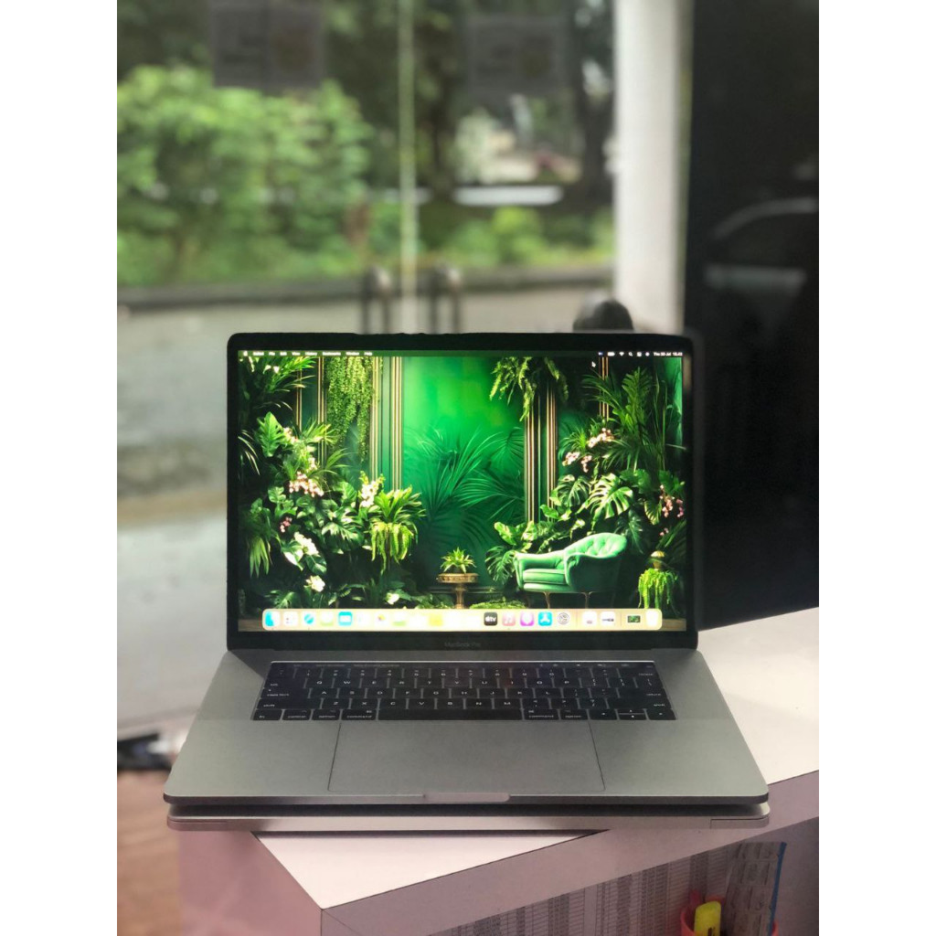 Laptop Second Murah - Apple Macbook Pro 15” 2017 Touchbar