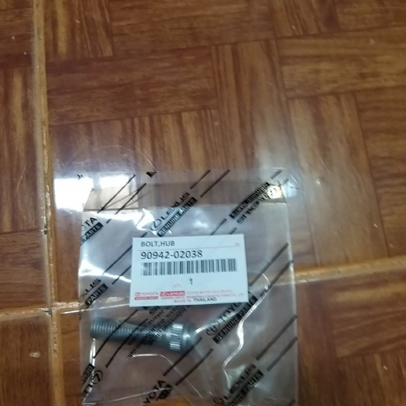 Baut roda toyota innova,hilux,kijang original