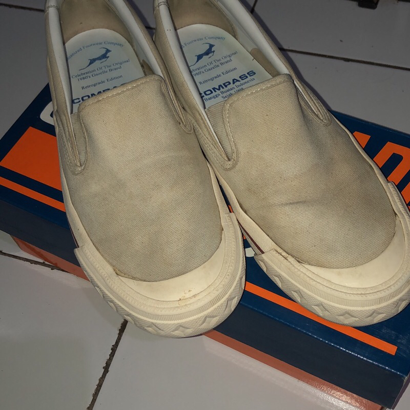 sepatu compass retrograde slip on