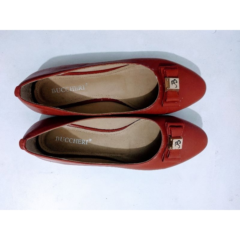 BUCCHERI SEPATU WANITA MERAH UKURAN 39 ORIGINAL PRELOVED