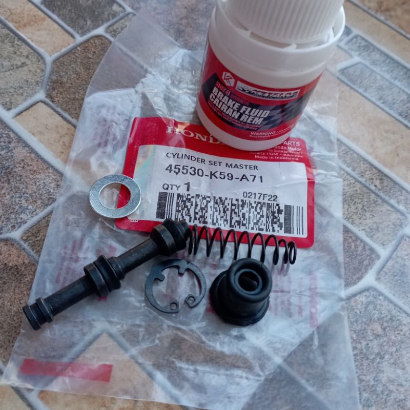 Seal master rem + minyak rem depan set honda vario 150 125