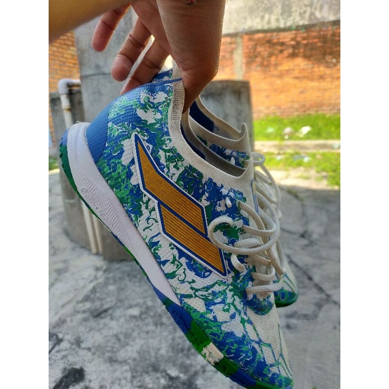 Sepatu futsal Mills xyclop kaldera second