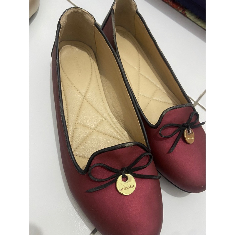 Preloved Flatshoes Symbolize