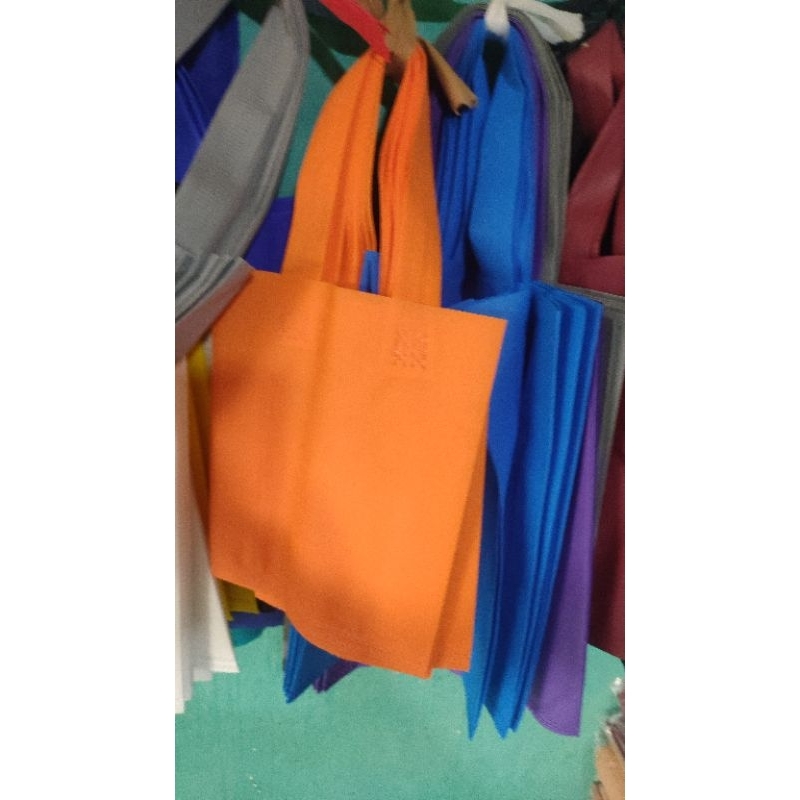 

Tas Sablon Goodie Bag Spunbond Box 20x26