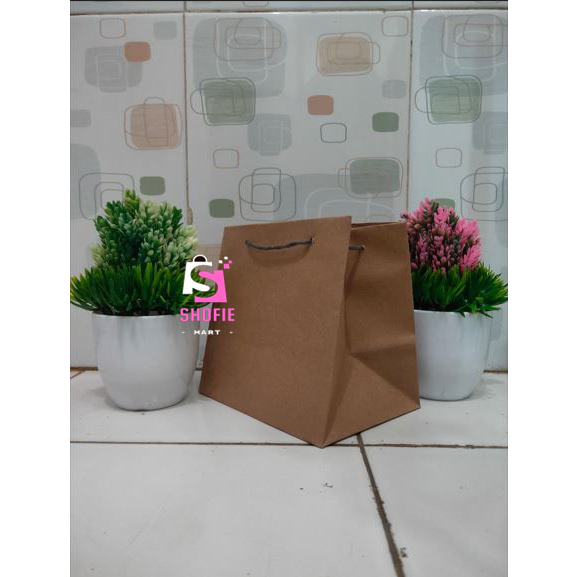 

PAPERBAG UKURAN 17X12X16 / TAS SOUVENIR PERNIKAHAN / TAS SOUVENIR ACARA