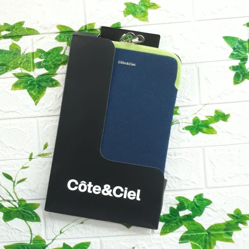 Soft Zippered Sleeve MacBook Air 11 inch Cote&Ciel 28141 Pacific Blue