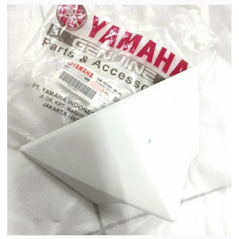 VISOR WARNA PUTIH ORIGINAL GENUINE YAMAHA XEON GT XEON RC GT 125/ 1LB-F61AA-00-P2