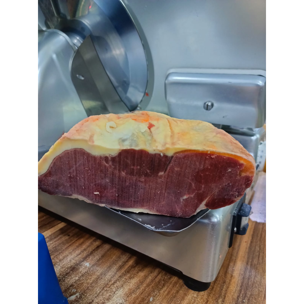 

australia beef sirloin midfield 200gr