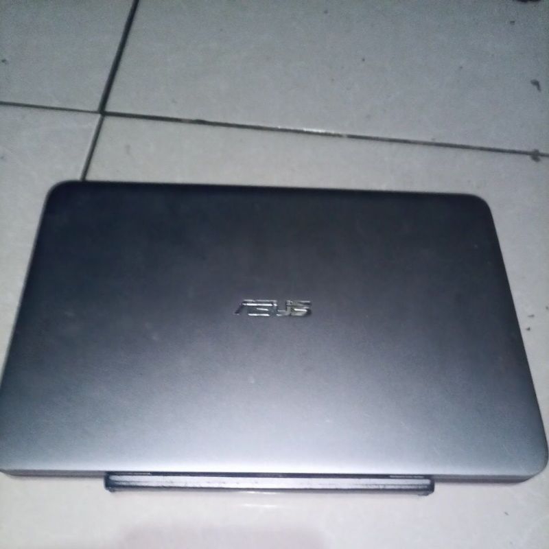 NetBook Asus 10' Touch Screen