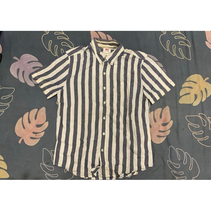 PRELOVED BAJU ATASAN PRIA BRAND LEVIS ORI